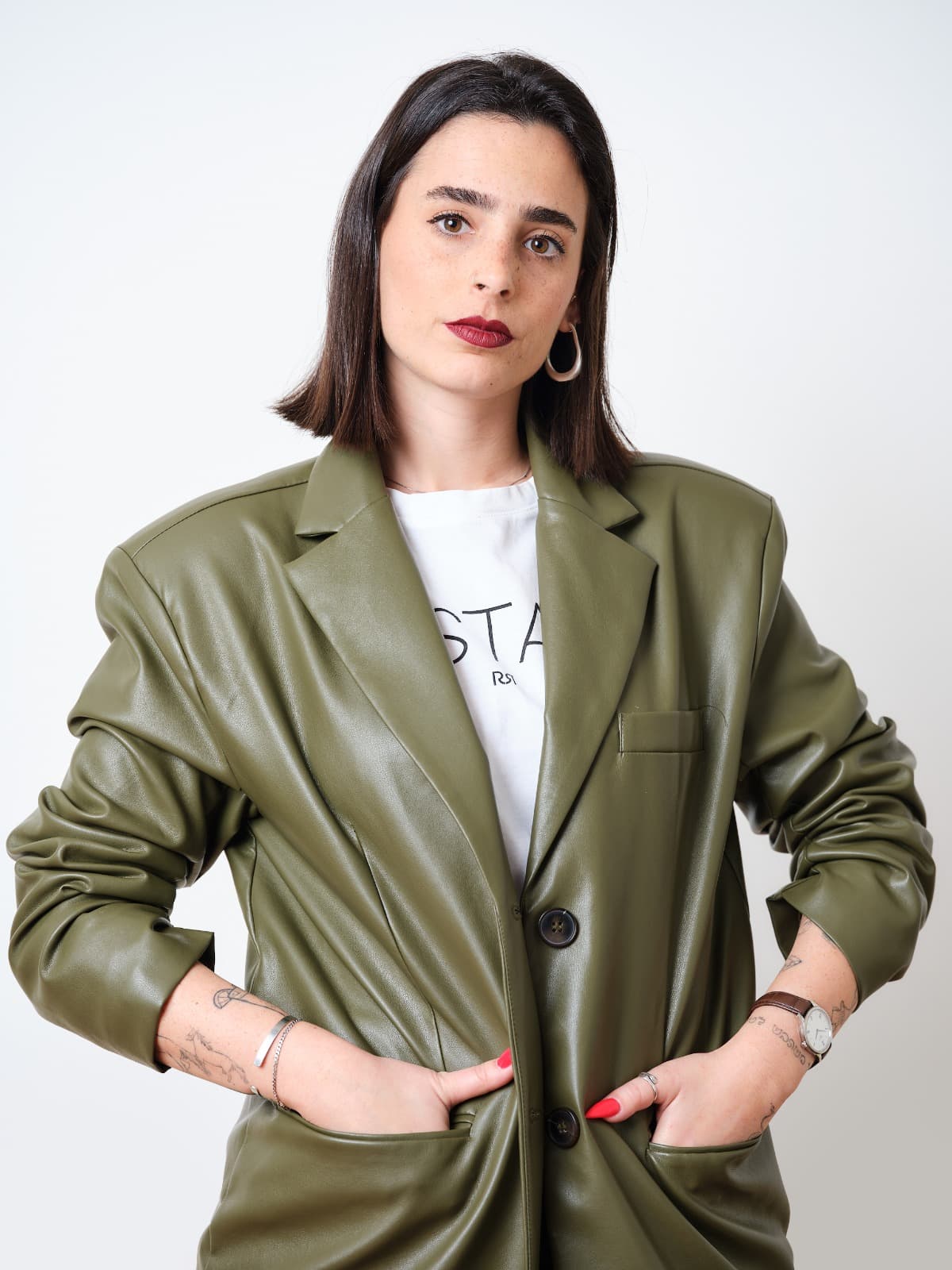 דנה שמרוני - יועצת אירוח